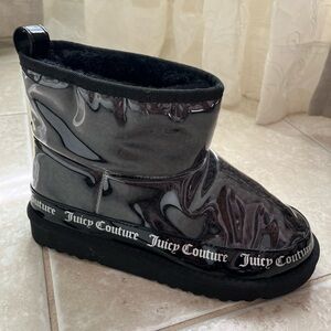 Winter faux fur lined black boots by Juicy Couture